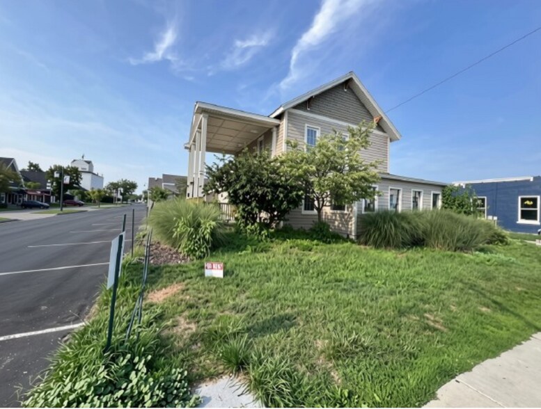 43 E Bridge St NE, Rockford, MI à louer - Photo de l’immeuble – Image 1 sur 2