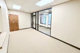 1 Vantage Way, Nashville, TN à louer Photo intérieure– Image 2 sur 5