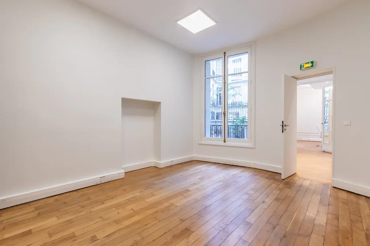 42 Rue De Lisbonne, Paris à louer Photo intérieure– Image 1 sur 5
