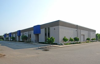 Plus de détails pour 11111-11181 Greenbrier Rd, Minnetonka, MN - Local d'activités à louer