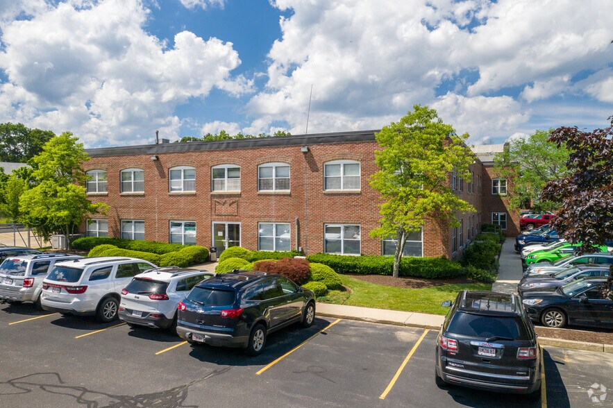 50 Oliver St, North Easton, MA à louer - Photo de l’immeuble – Image 3 sur 8