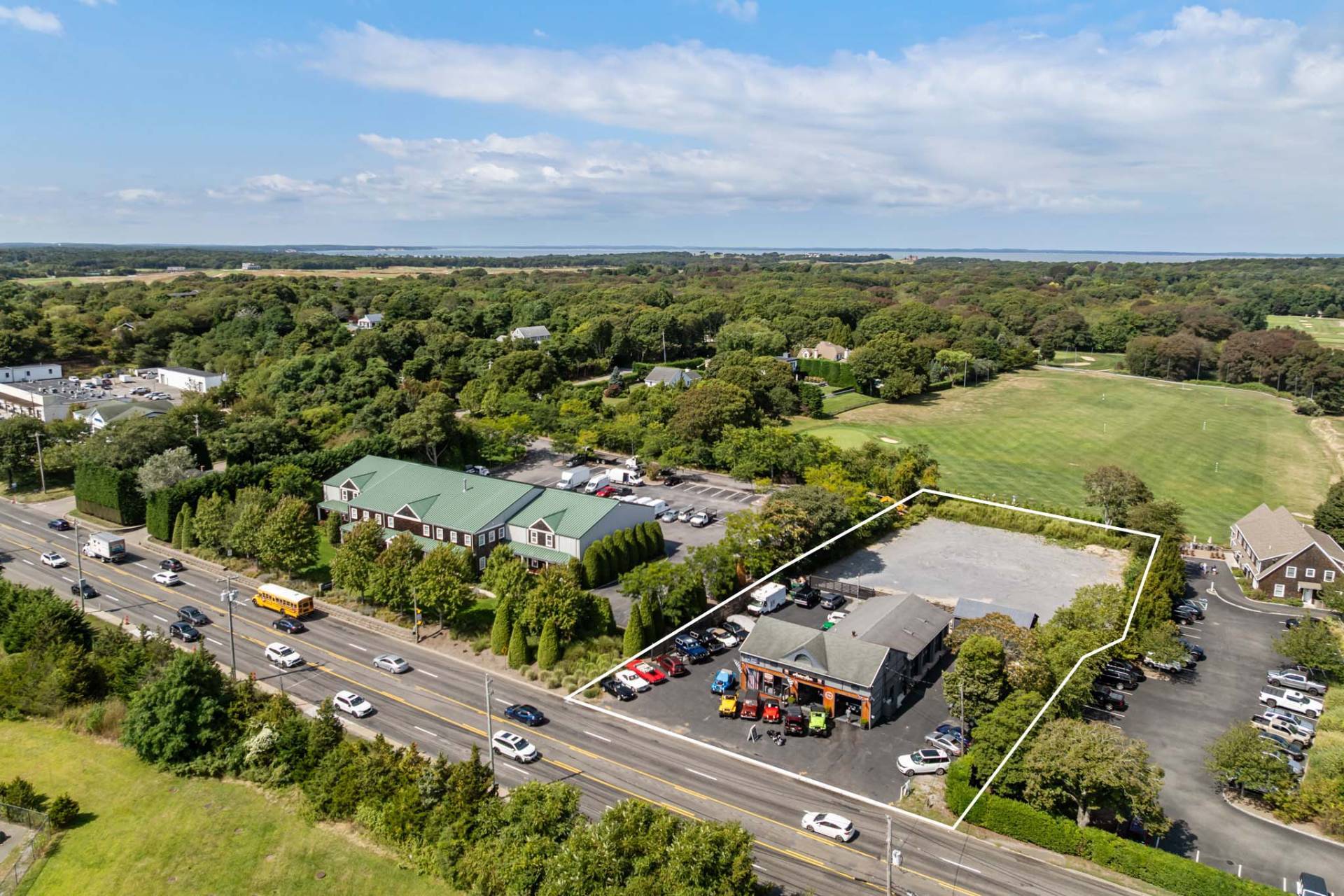 715 County Rd 39, Southampton, NY à vendre Photo de l’immeuble– Image 1 sur 23