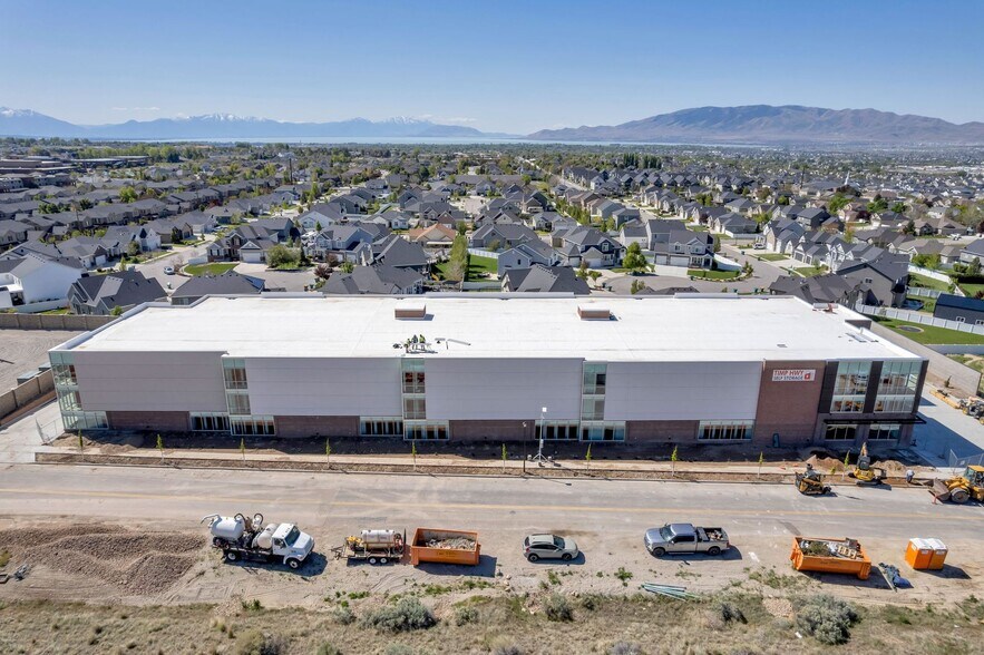 275 W Bullriver Rd, Lehi, UT à vendre - Photo de l’immeuble – Image 2 sur 10