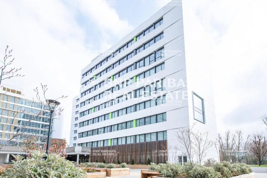 3 Avenue Du Centre, Guyancourt à louer - Photo de l’immeuble – Image 2 sur 15