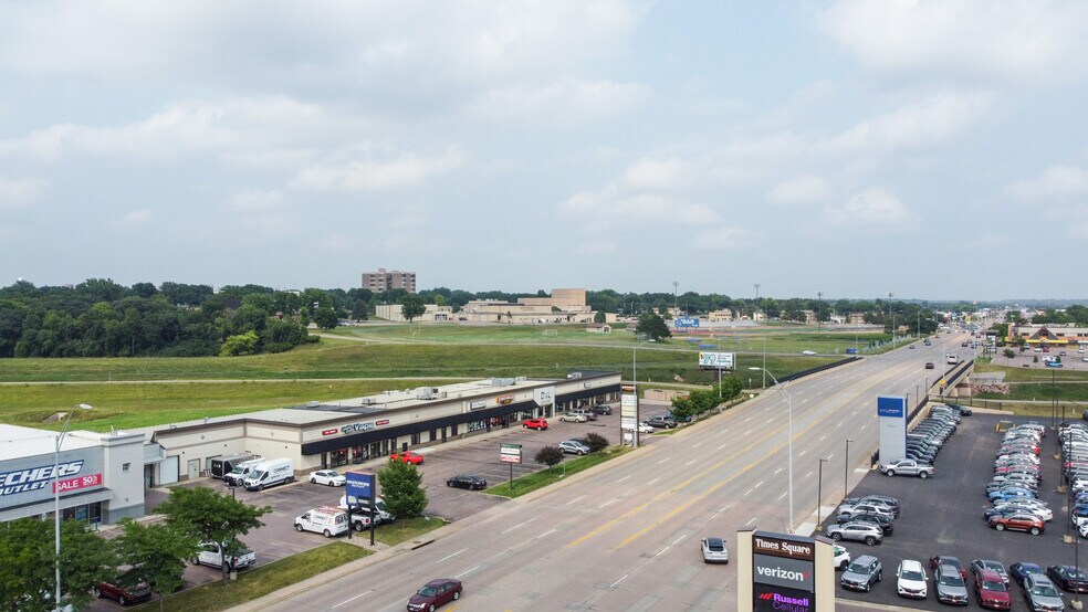 3500-3510 W 41st St, Sioux Falls, SD à louer - Photo de l’immeuble – Image 2 sur 3