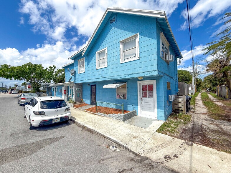 714 4th Ave N, Lake Worth Beach, FL à vendre - Photo de l’immeuble – Image 2 sur 6
