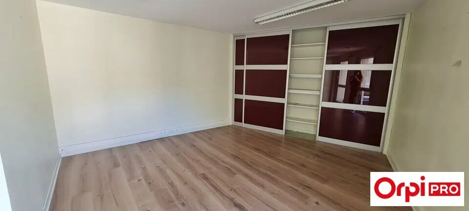 Bureau dans Saint-Brieuc à louer - Photo de l’immeuble – Image 2 sur 6