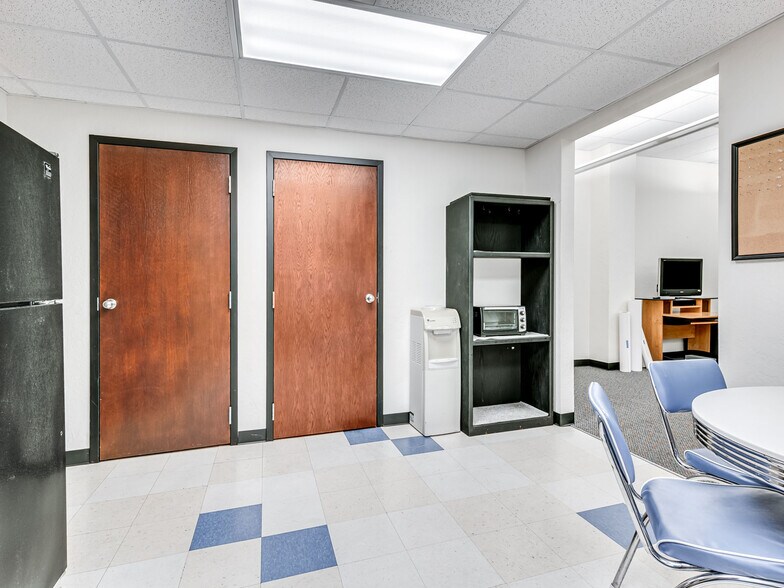 1308 Commerce Dr, Norman, OK à louer - Photo intérieure – Image 3 sur 106