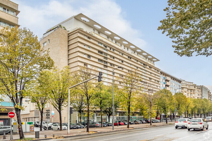 Bureau dans Marseille à louer - Photo de l’immeuble – Image 3 sur 4