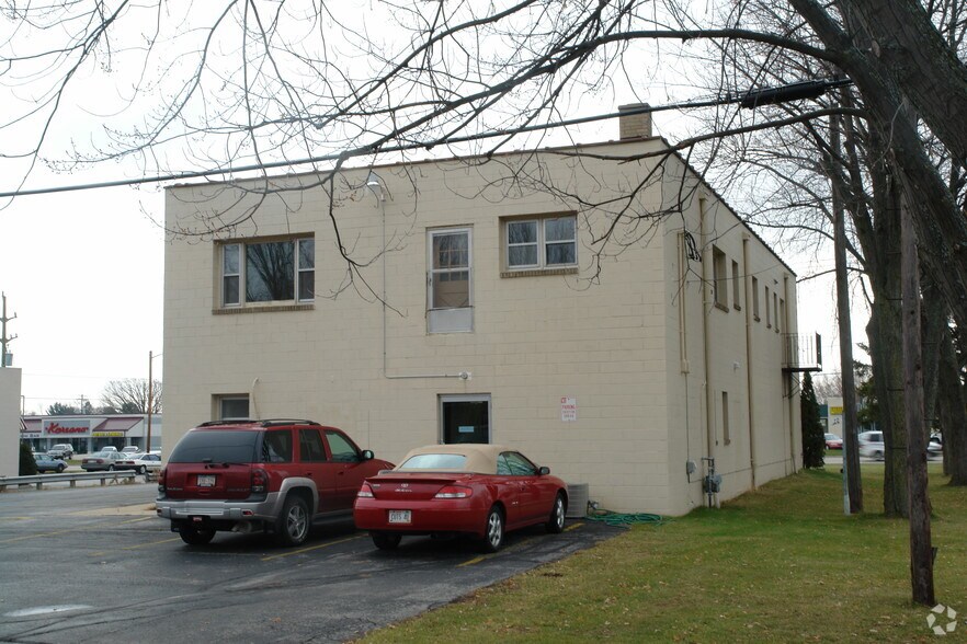320 W Northland Ave, Appleton, WI à vendre - Photo de l’immeuble – Image 2 sur 12