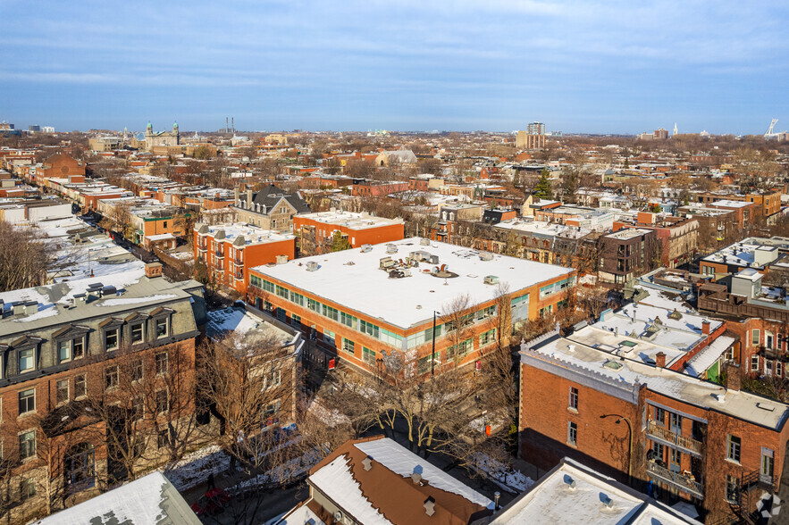 225 Rue Roy E, Montréal, QC à louer - Aérien – Image 2 sur 6