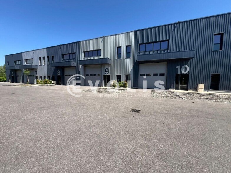 15 Rue Georges Charpak, Bourgoin-Jallieu à louer - Photo de l’immeuble – Image 2 sur 21
