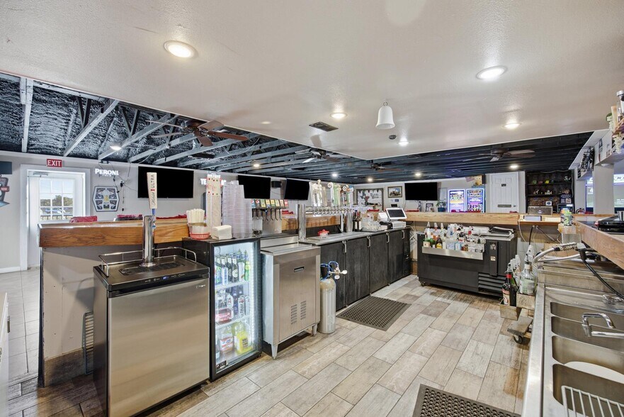 9805 Jacksboro Hwy, Fort Worth, TX à vendre - Photo de l’immeuble – Image 3 sur 47