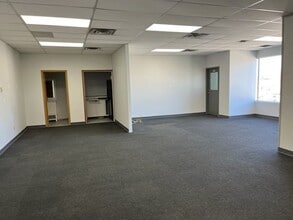 9621 63 Av NW, Edmonton, AB à louer Photo intérieure– Image 2 sur 5