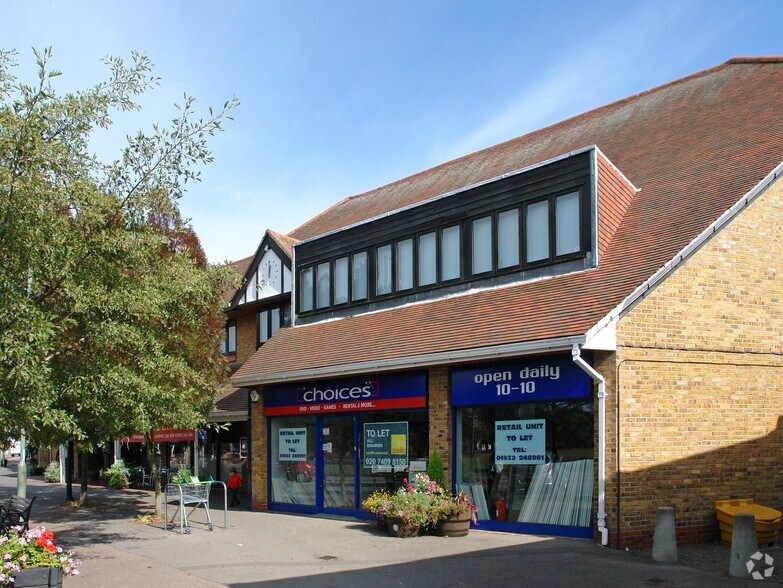 Bewsey St, Walton On Thames à louer - Photo de l’immeuble – Image 2 sur 9