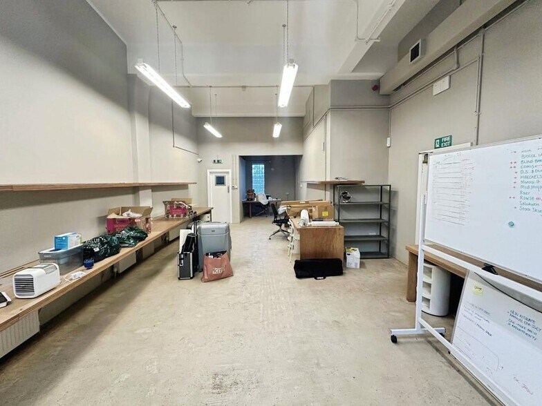 23-29 Paragon Rd, Londres à louer - Photo de l’immeuble – Image 2 sur 27