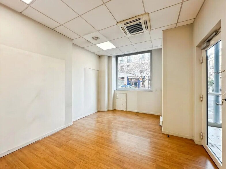 Bureau dans Issy-les-Moulineaux à louer - Photo de l’immeuble – Image 2 sur 8