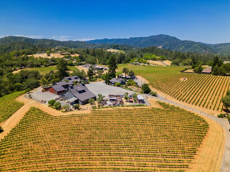 7750 Giusti Rd, Forestville, CA à vendre - Photo de l’immeuble – Image 3 sur 61