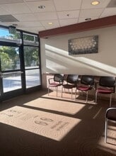 25751 McBean Pky, Valencia, CA à louer Photo intérieure– Image 2 sur 10