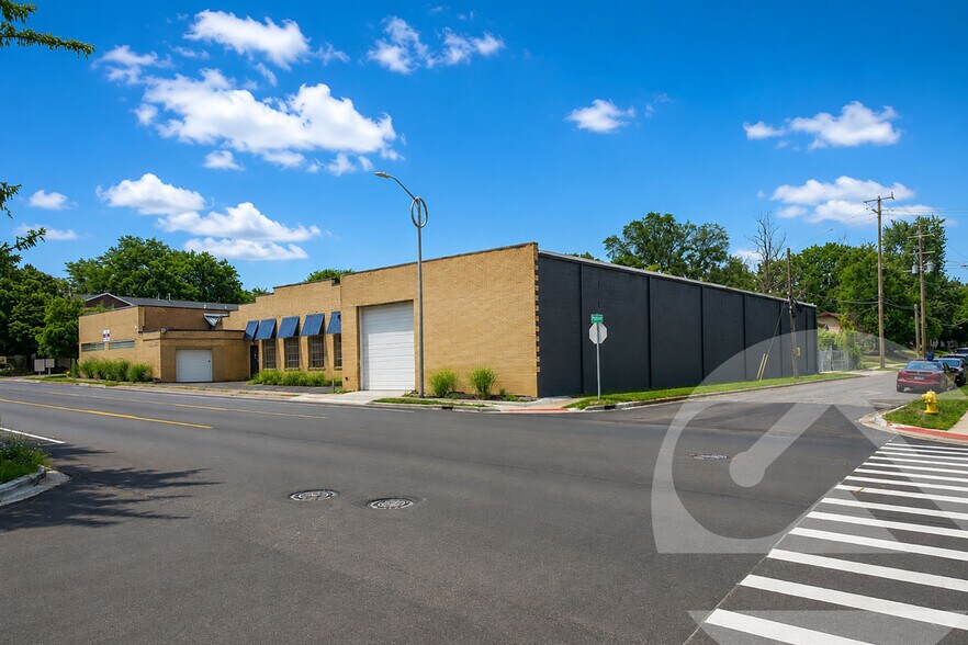 500 Auburn Rd, Pontiac, MI à vendre - Photo principale – Image 1 sur 1