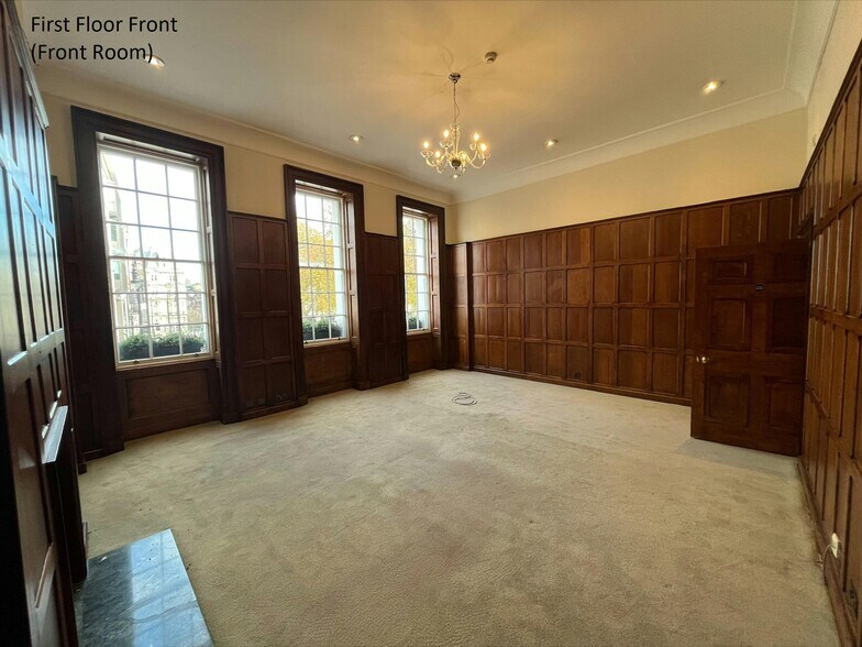 35 Berkeley Sq, Londres à louer - Photo de l’immeuble – Image 3 sur 23