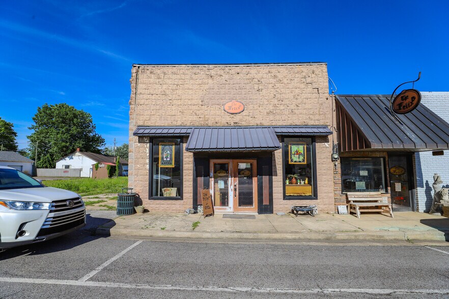 210 Main St, Hazel, KY à vendre - Photo de l’immeuble – Image 2 sur 25