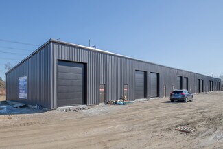 Plus de détails pour 2360 Plainfield Pike, Cranston, RI - Local d’activités à vendre