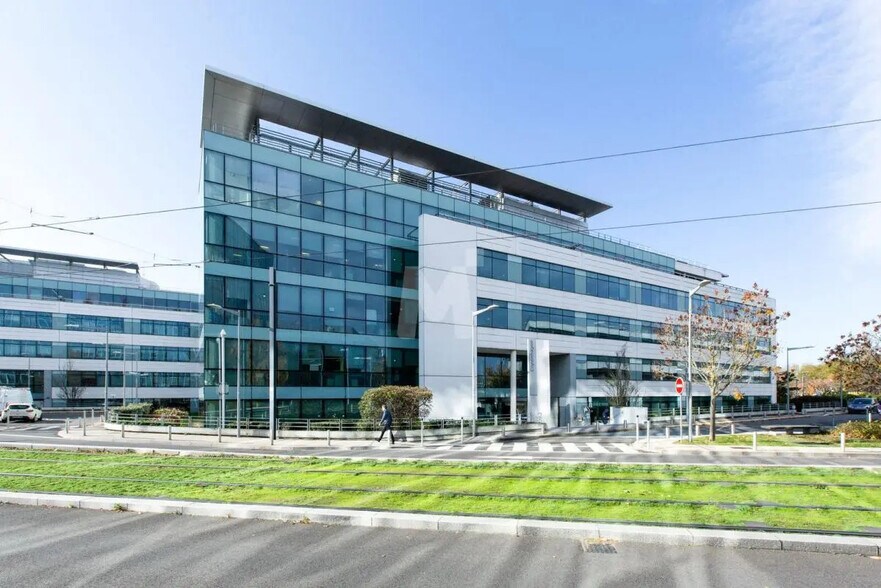 Bureau dans Rungis à louer - Photo de l’immeuble – Image 3 sur 16