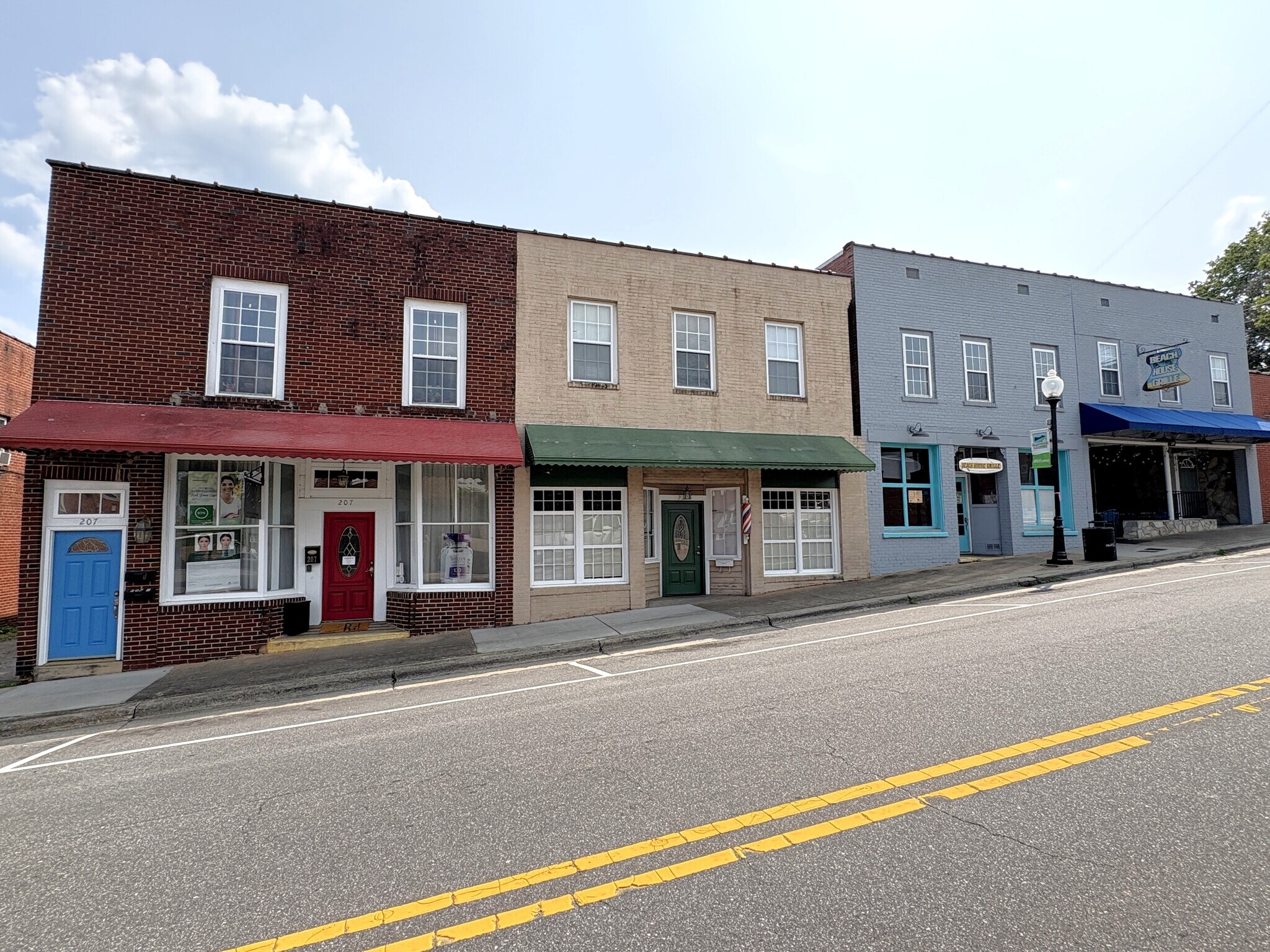 207 W Main St, Mayodan, NC à vendre Photo principale– Image 1 sur 17