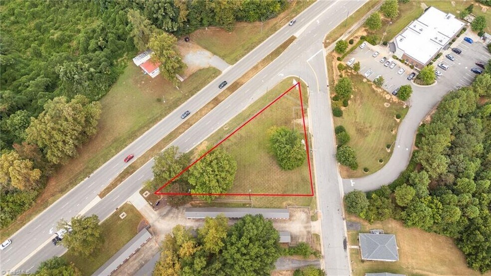 2314 Freeway Dr. Dr, Reidsville, NC à vendre - Photo de l’immeuble – Image 3 sur 7