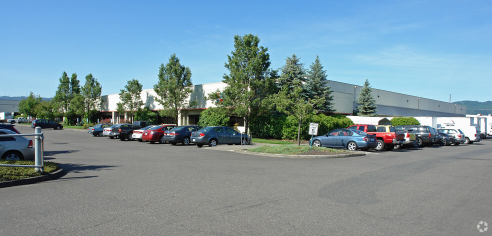 14819 N Columbia Blvd, Portland, OR à louer - Photo de l’immeuble – Image 1 sur 7