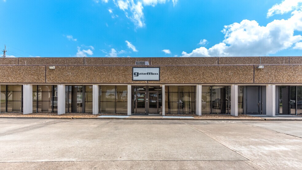 7000-7070 Empire Central Dr, Houston, TX à louer - Photo de l’immeuble – Image 3 sur 8