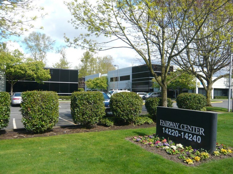 14240 Interurban Ave S, Tukwila, WA à louer - Photo de l’immeuble – Image 2 sur 6
