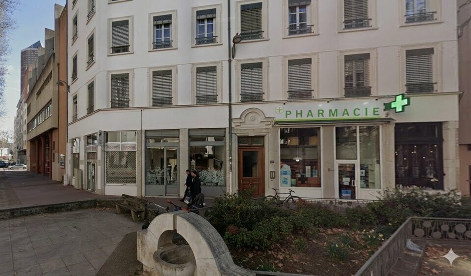 Local commercial dans Lyon à louer Photo de l’immeuble– Image 1 sur 3