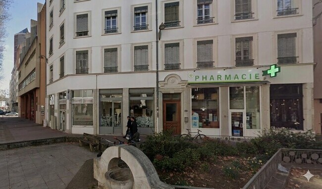 Plus de détails pour Local commercial à louer