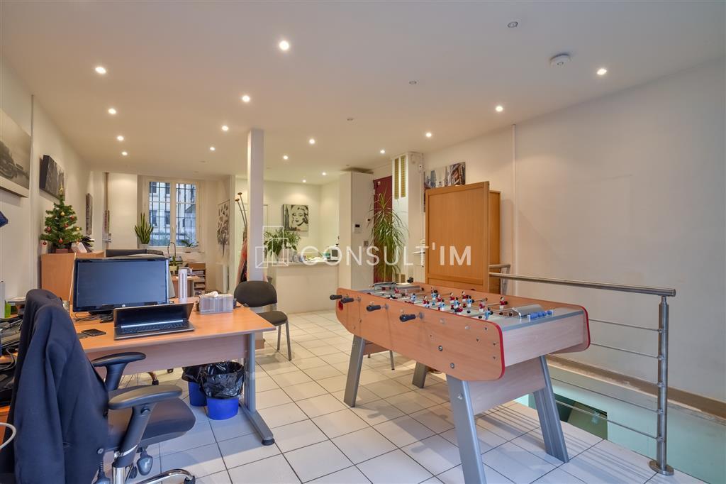Local commercial dans Paris à vendre Photo de l’immeuble– Image 1 sur 10