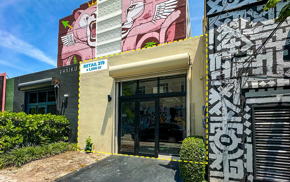 219 NW 23rd St, Miami, FL à louer - Photo de l’immeuble – Image 2 sur 4