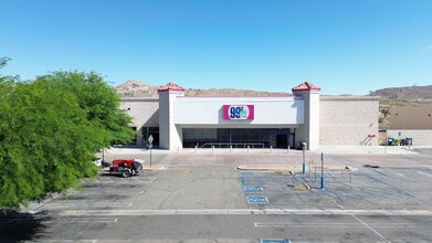 57980 Twentynine Palms Hwy, Yucca Valley, CA à vendre Photo de l’immeuble– Image 1 sur 10