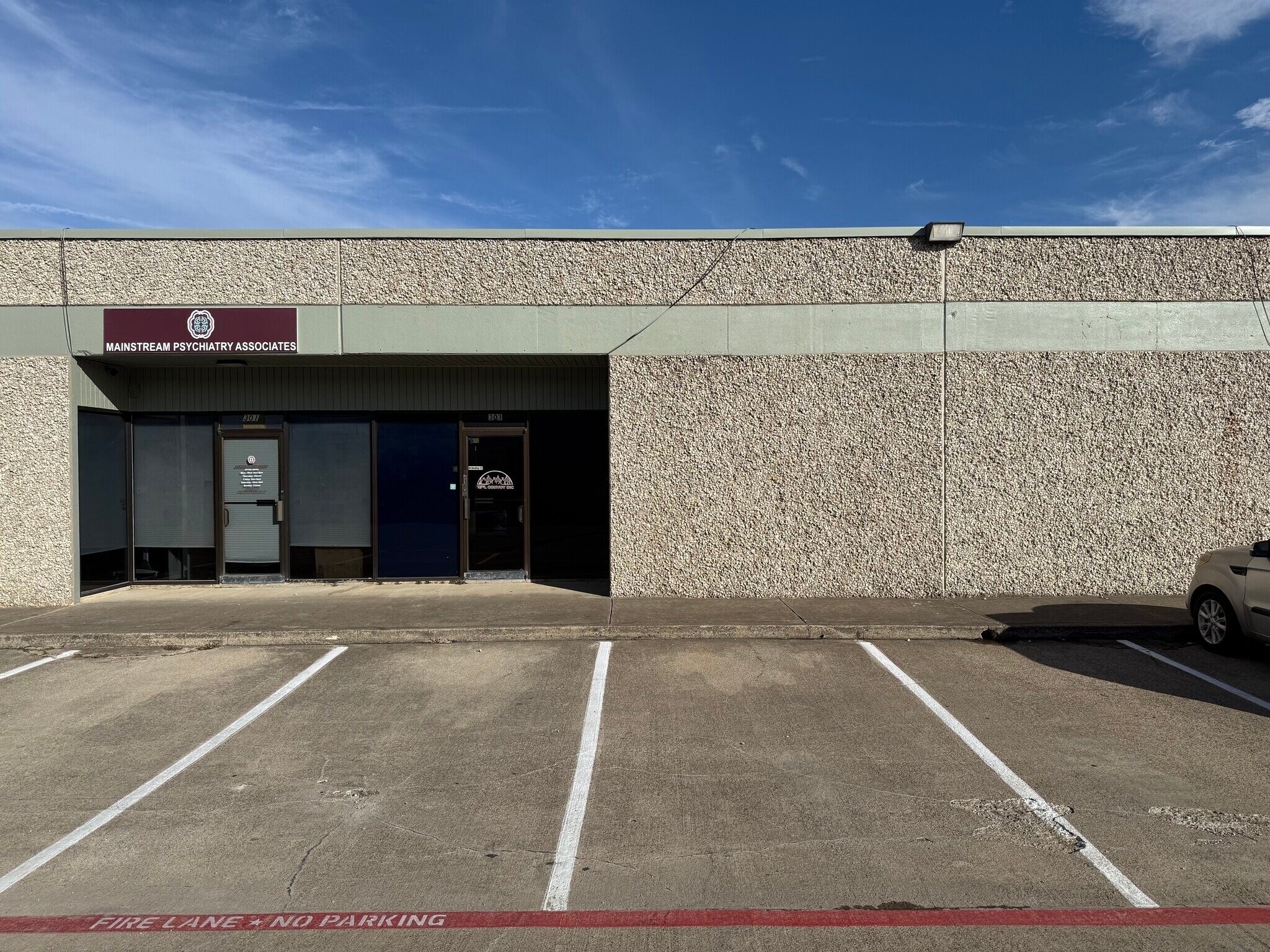 2100 S Great Southwest Pky, Grand Prairie, TX à louer Photo de l’immeuble– Image 1 sur 5