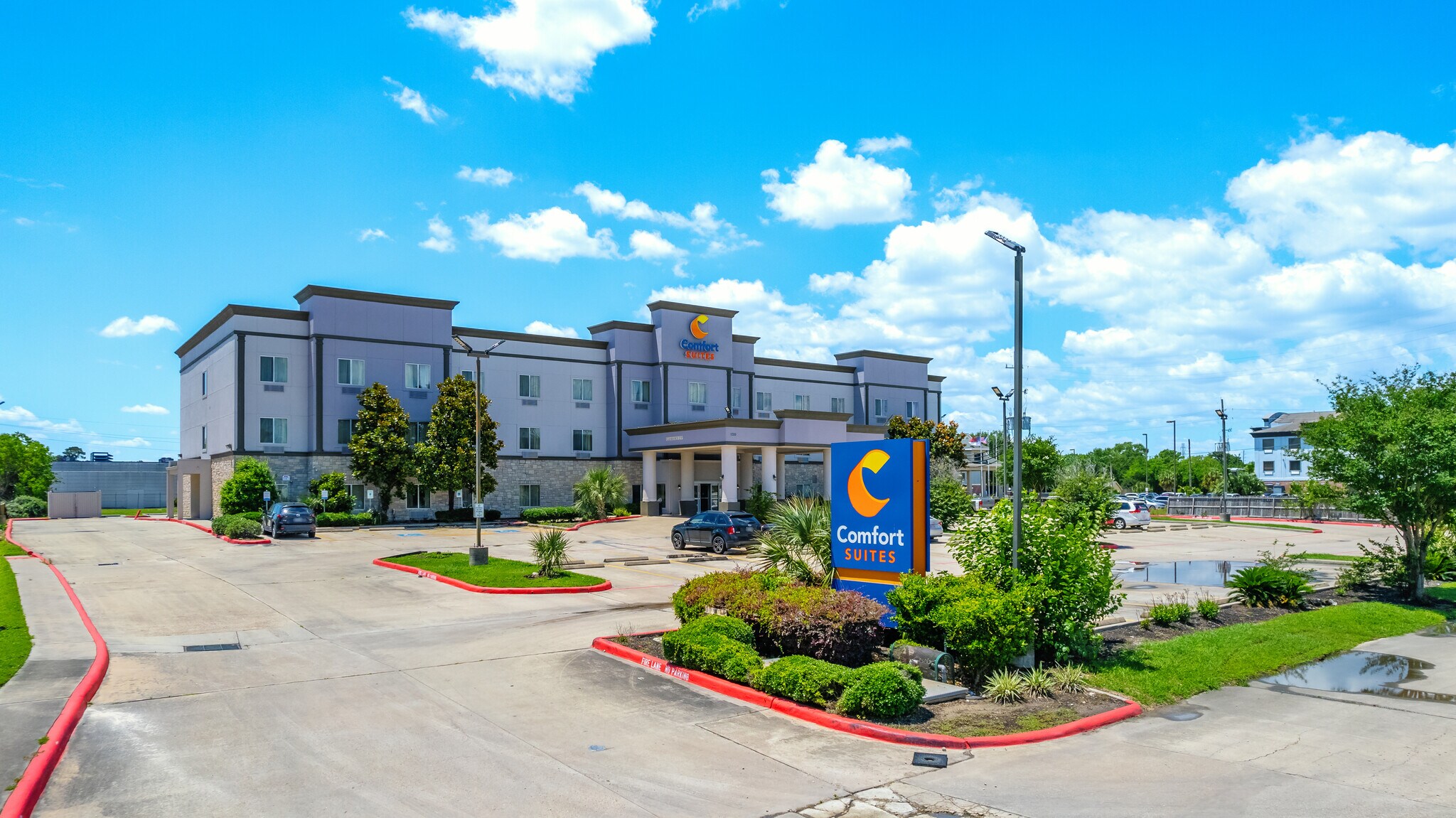 1350 N Sam Houston Pky E, Houston, TX à vendre Photo de l’immeuble– Image 1 sur 33