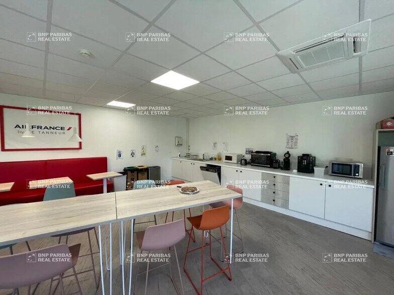 Bureau dans La Motte-Servolex à vendre - Photo de l’immeuble – Image 1 sur 12