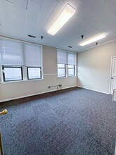 1020 Cedar Ave, St Charles, IL à louer Photo intérieure– Image 2 sur 3