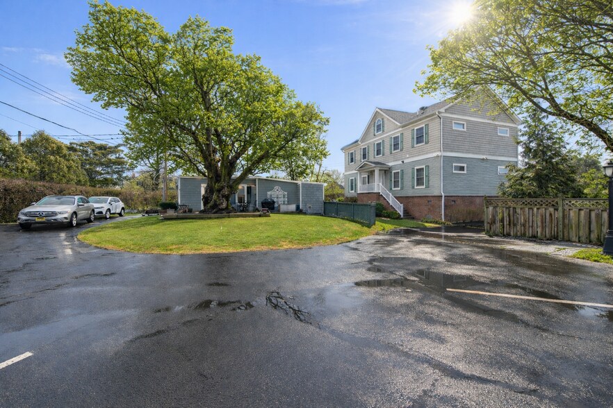 2 Shrewsbury Dr, Rumson, NJ à vendre - Photo de l’immeuble – Image 3 sur 5