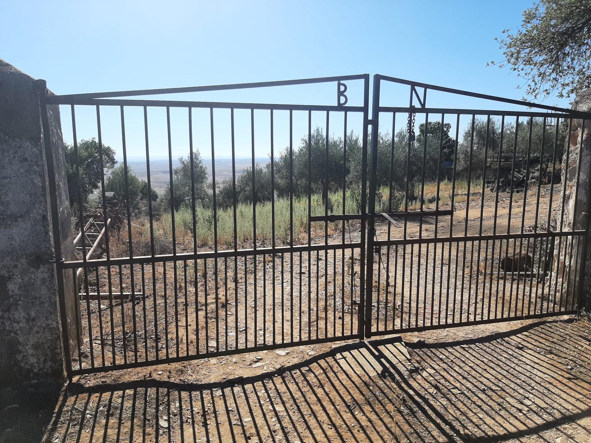 Terrain dans Sierra de Fuentes, Cáceres à vendre Photo principale– Image 1 sur 18