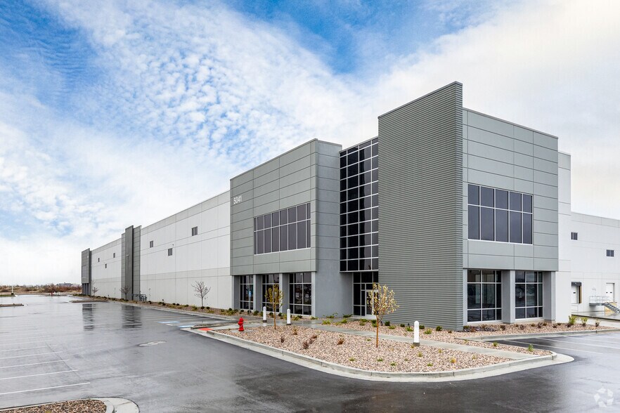 5041 W 2400 S, Salt Lake City, UT à louer - Photo principale – Image 1 sur 3