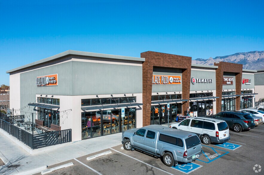 6425 Holly Ave NE, Albuquerque, NM à louer - Photo principale – Image 2 sur 3