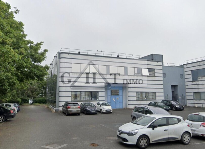 Bureau dans Grigny à vendre - Photo de l’immeuble – Image 1 sur 8