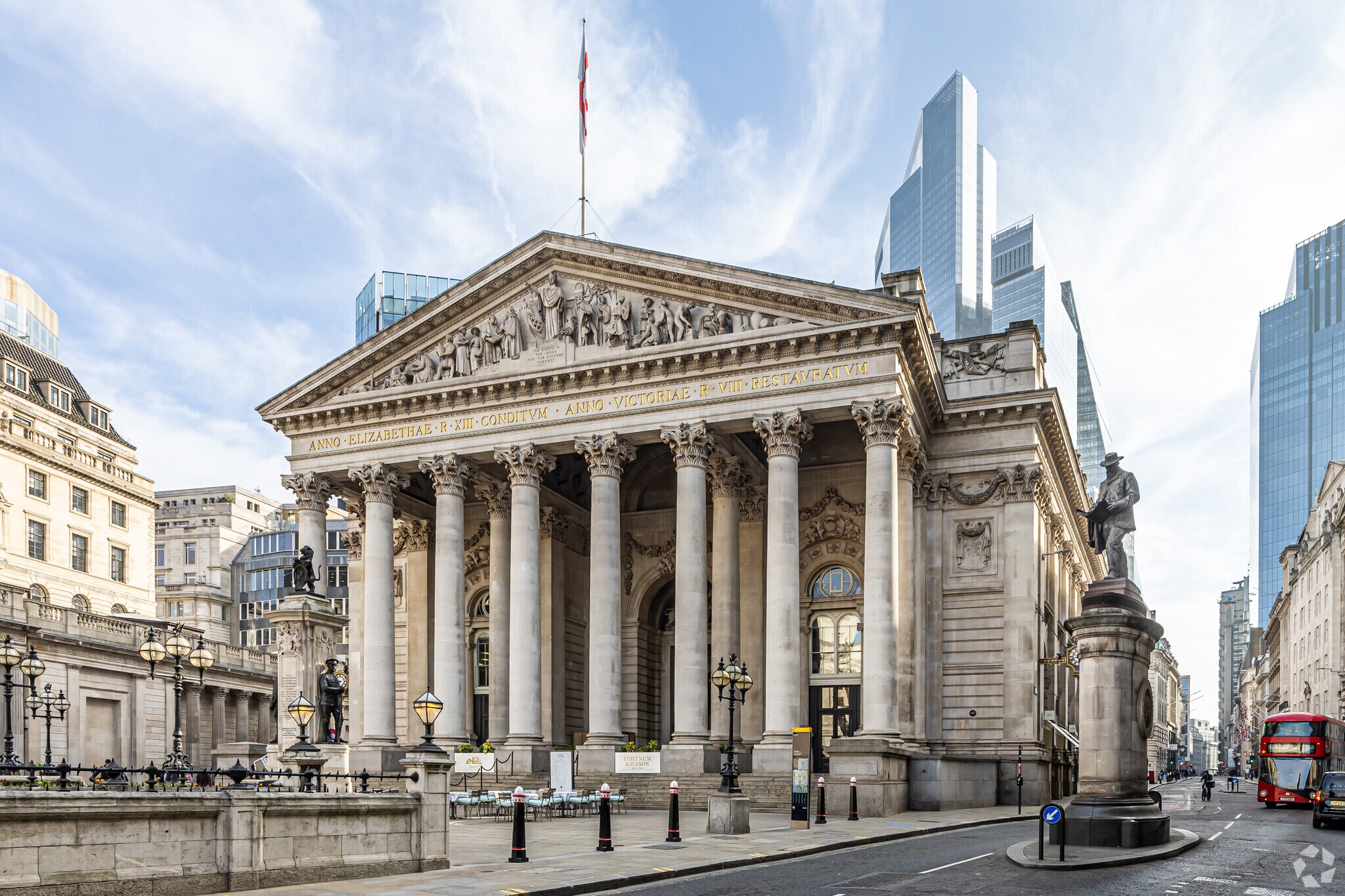 The Royal Exchange, Londres à louer Photo de l’immeuble– Image 1 sur 13