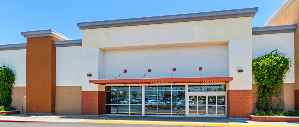 300 S Highland Springs Ave, Banning, CA à louer - Photo de l’immeuble – Image 3 sur 5
