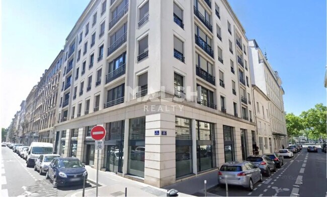 Plus de détails pour Bureau, Local commercial à louer